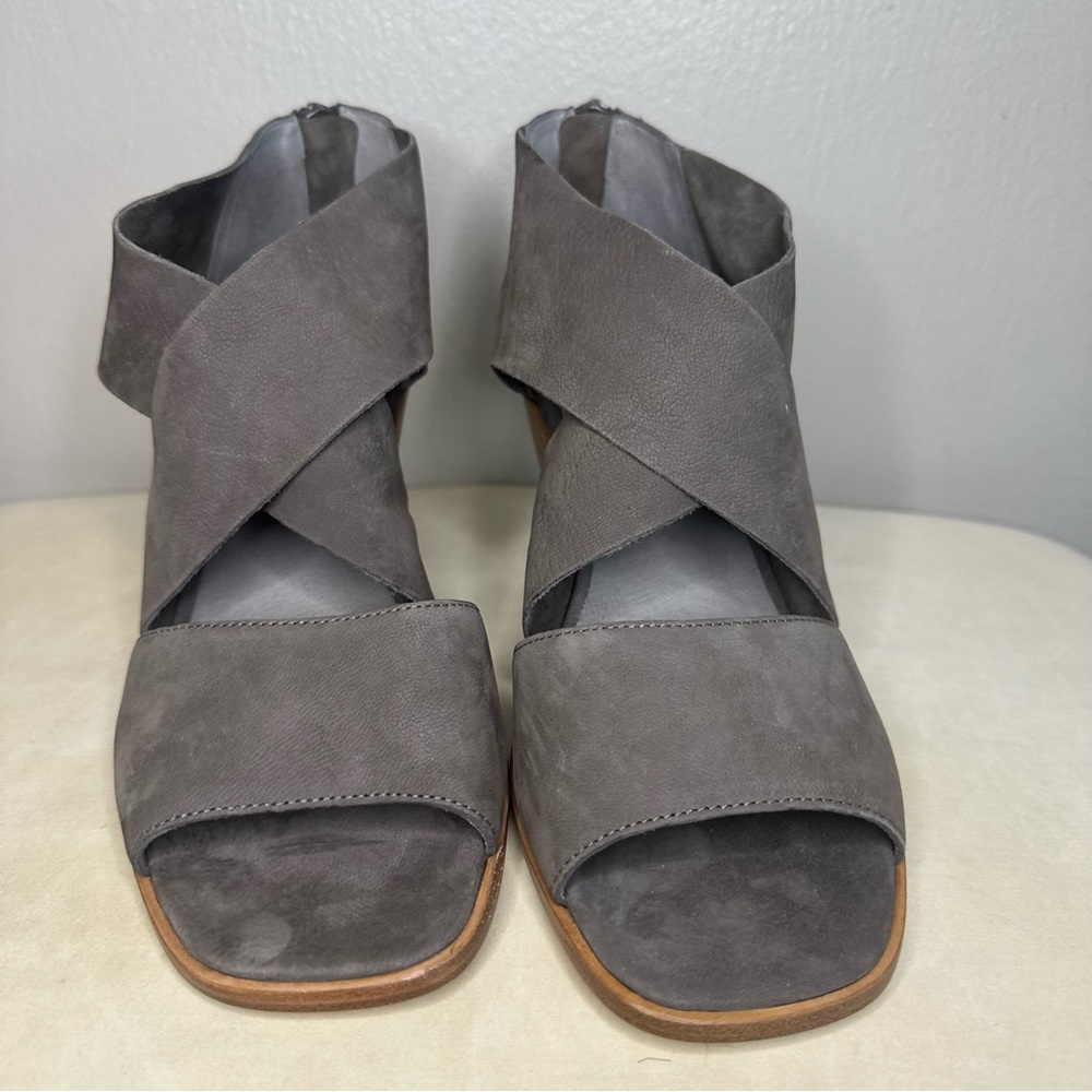 Eileen Fisher Nubuck Leather Sandal Sz 9